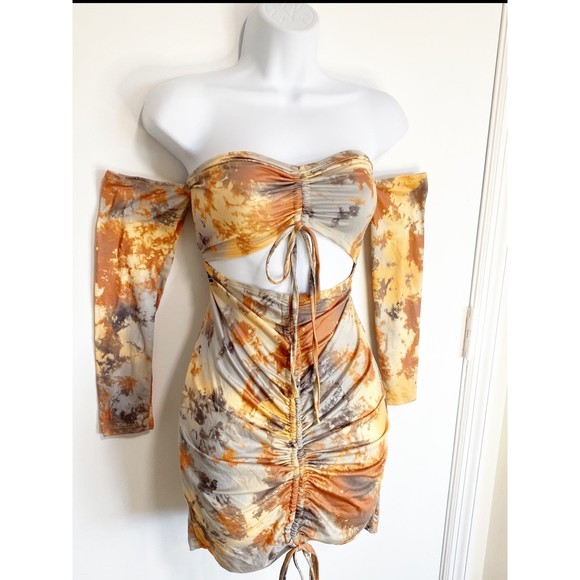 OFF THE SHOULDER CUT OUT DRESS MEDIUM - Picture 2 of 8